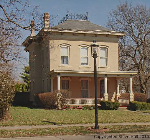 Italianate house on 8th street in Anderson Indiana