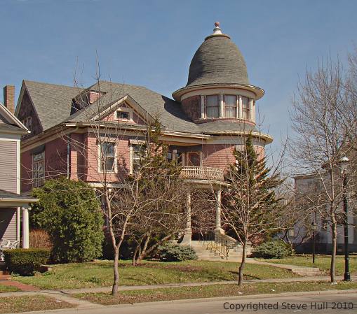 Queen Anne house on eight street in Anderson Indiana