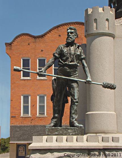 Civil War Statuary in Winchester Indiana